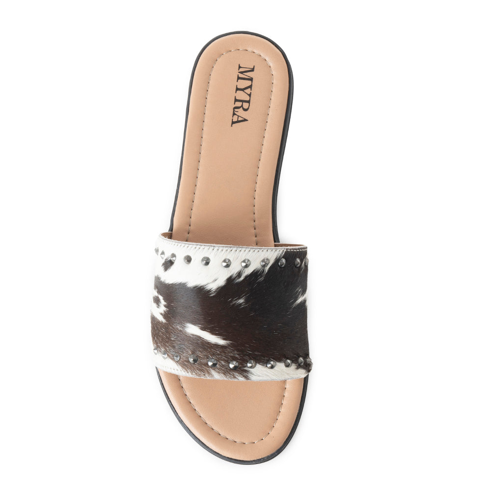 Sandales Myra Wild Dust en cuir façon poulain – Chaussures plates cloutées pour femme, confort à enfiler avec un charme western