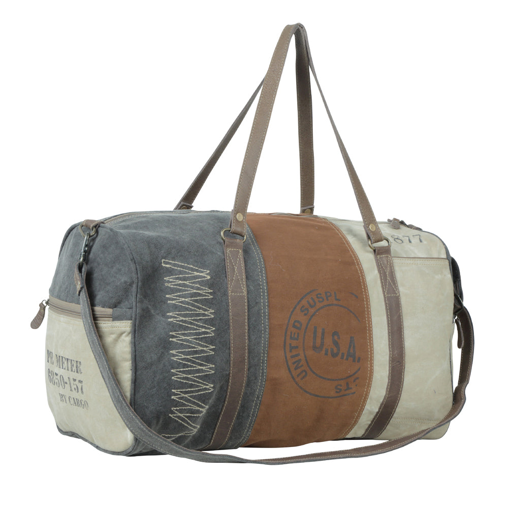 Sac de voyage à l'esthétique neutre
