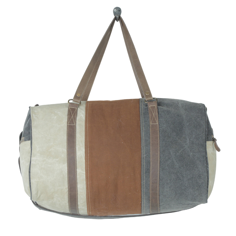 Sac de voyage à l'esthétique neutre