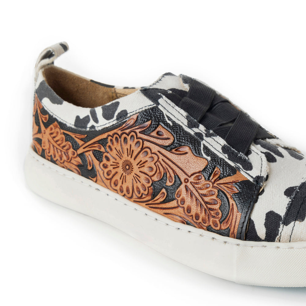 Baskets pour femme édition limitée à imprimé vache avec motifs gravés à la main