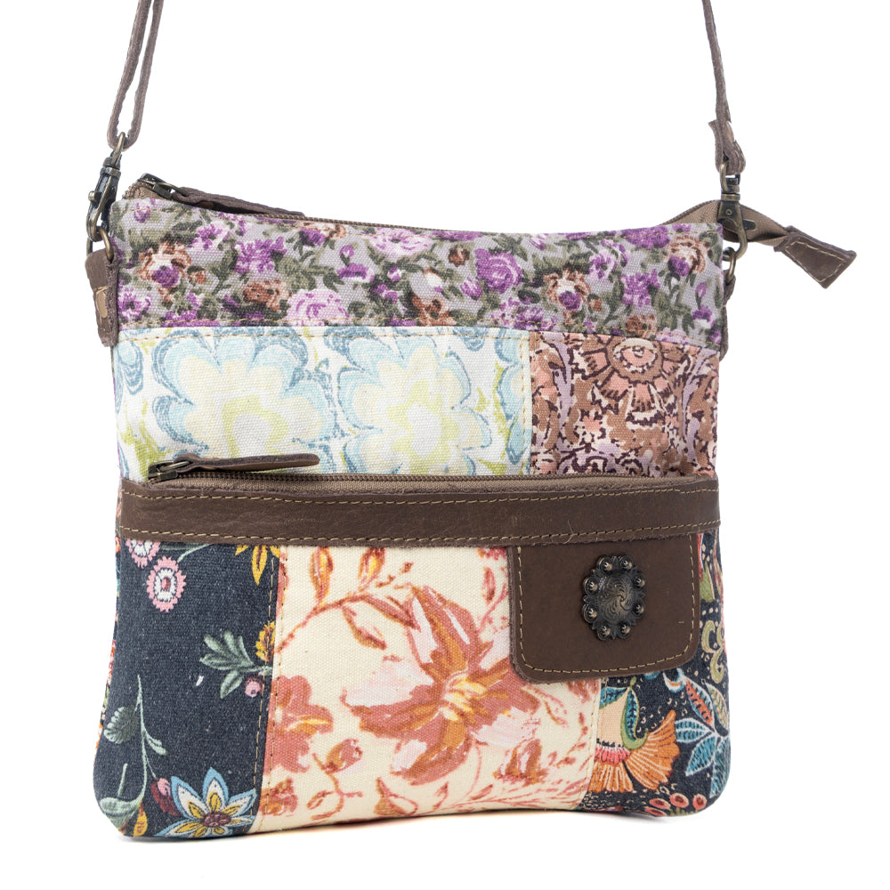 Sac bandoulière patchwork Myra La Fleur – Panneaux en toile florale, accents en cuir marron, sac à main bohème de cowgirl pour tous les jours