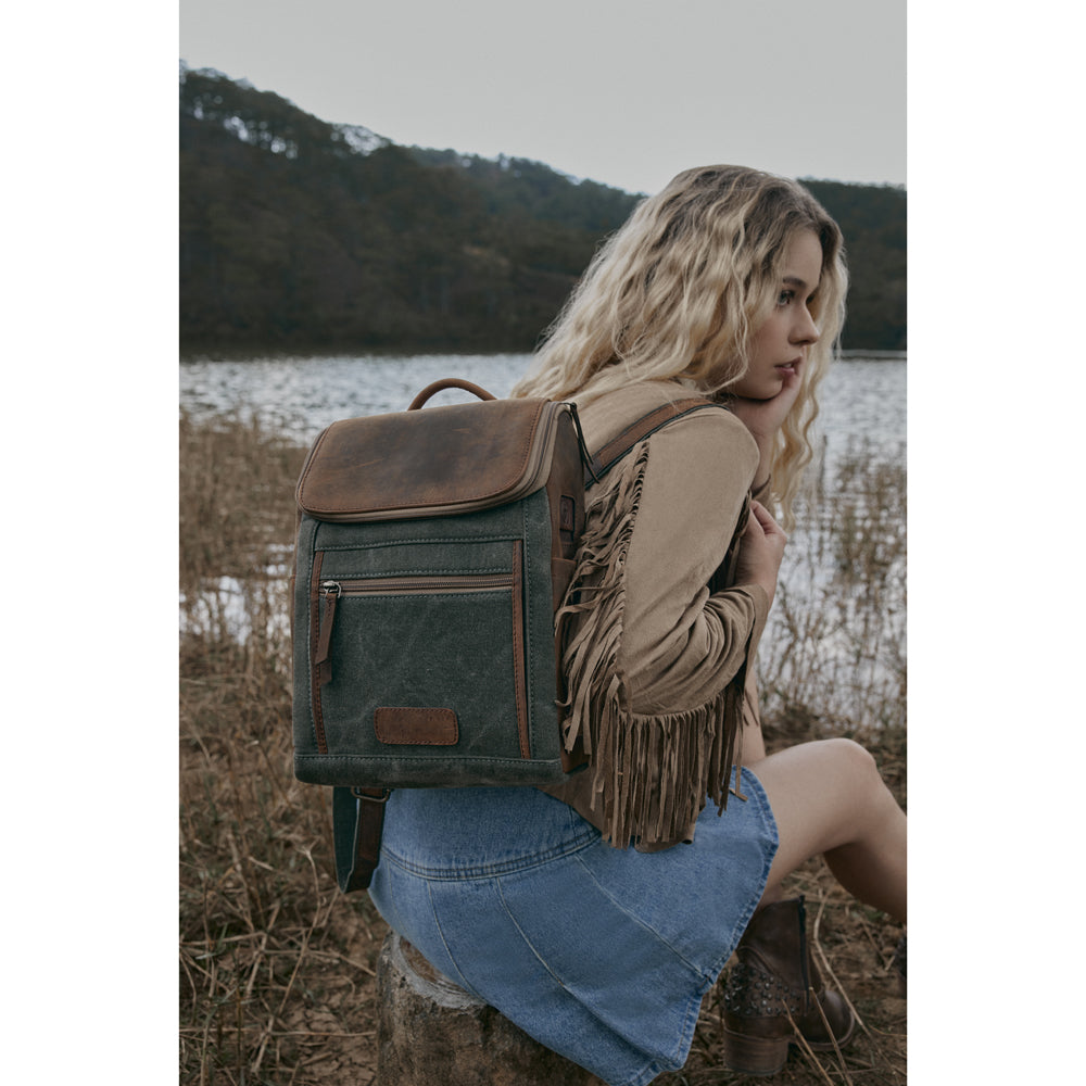 Sac à dos Myra Carriage Port Slimline – Rabat en cuir vieilli, sac à dos rustique pour les trajets quotidiens et les voyages en plein air