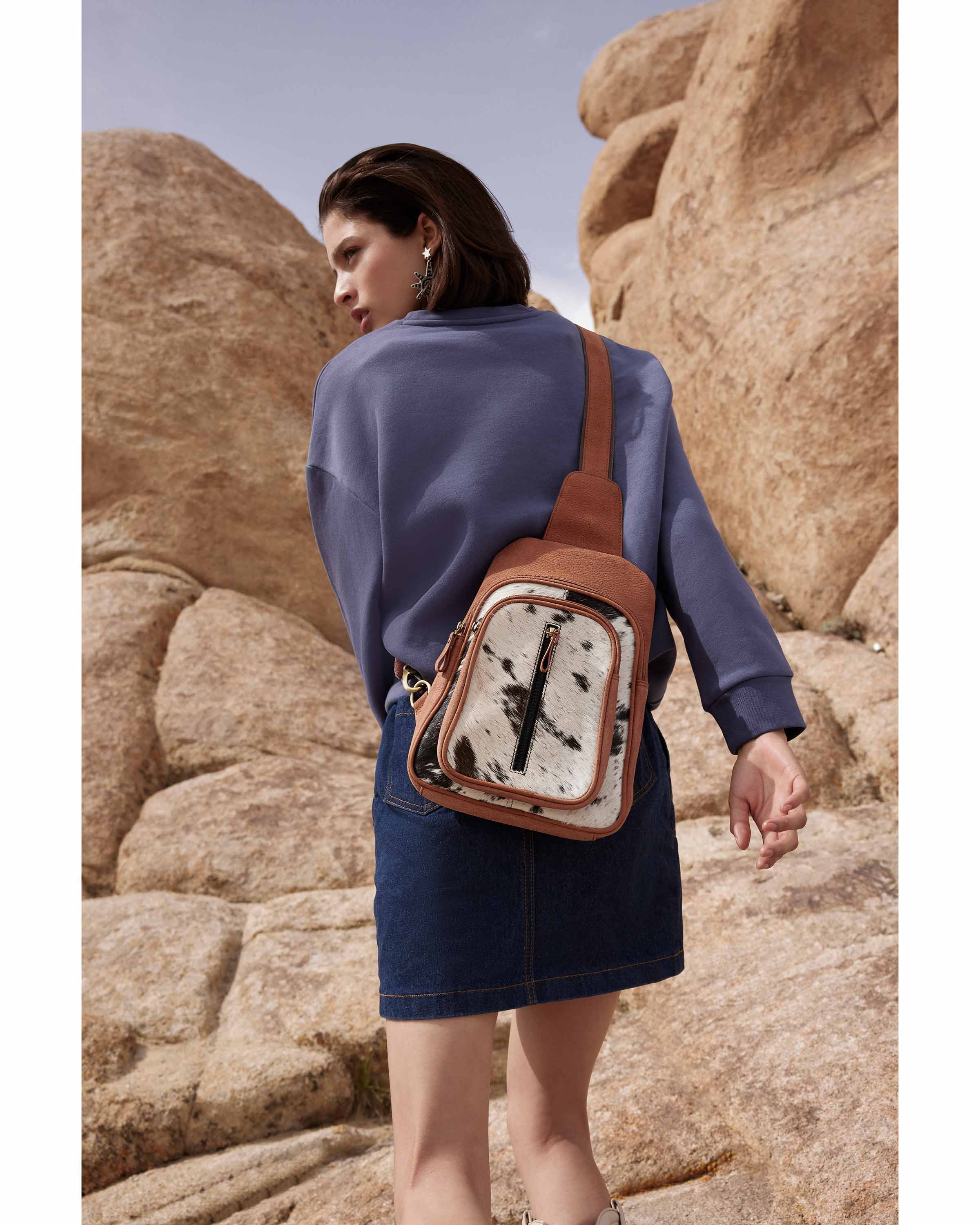 Sac seau Mountain Bend en cuir de veau poilu