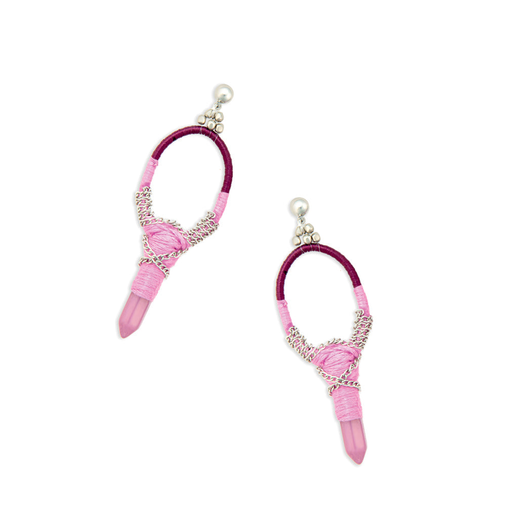 Boucles d'oreilles Krystal Key tressées et perlées avec breloque en cristal rose