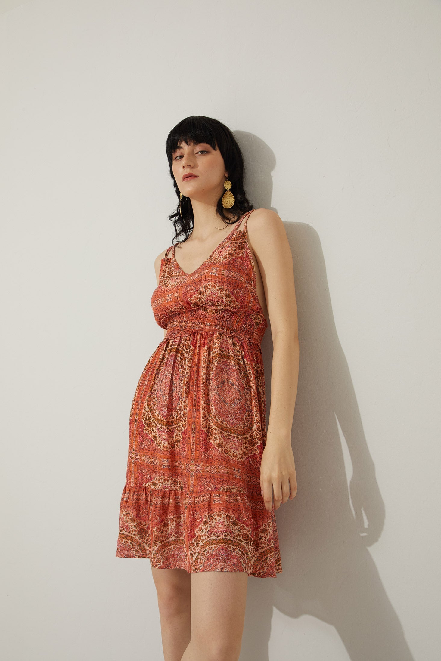 Robe à encolure en V et taille basse Evalynne