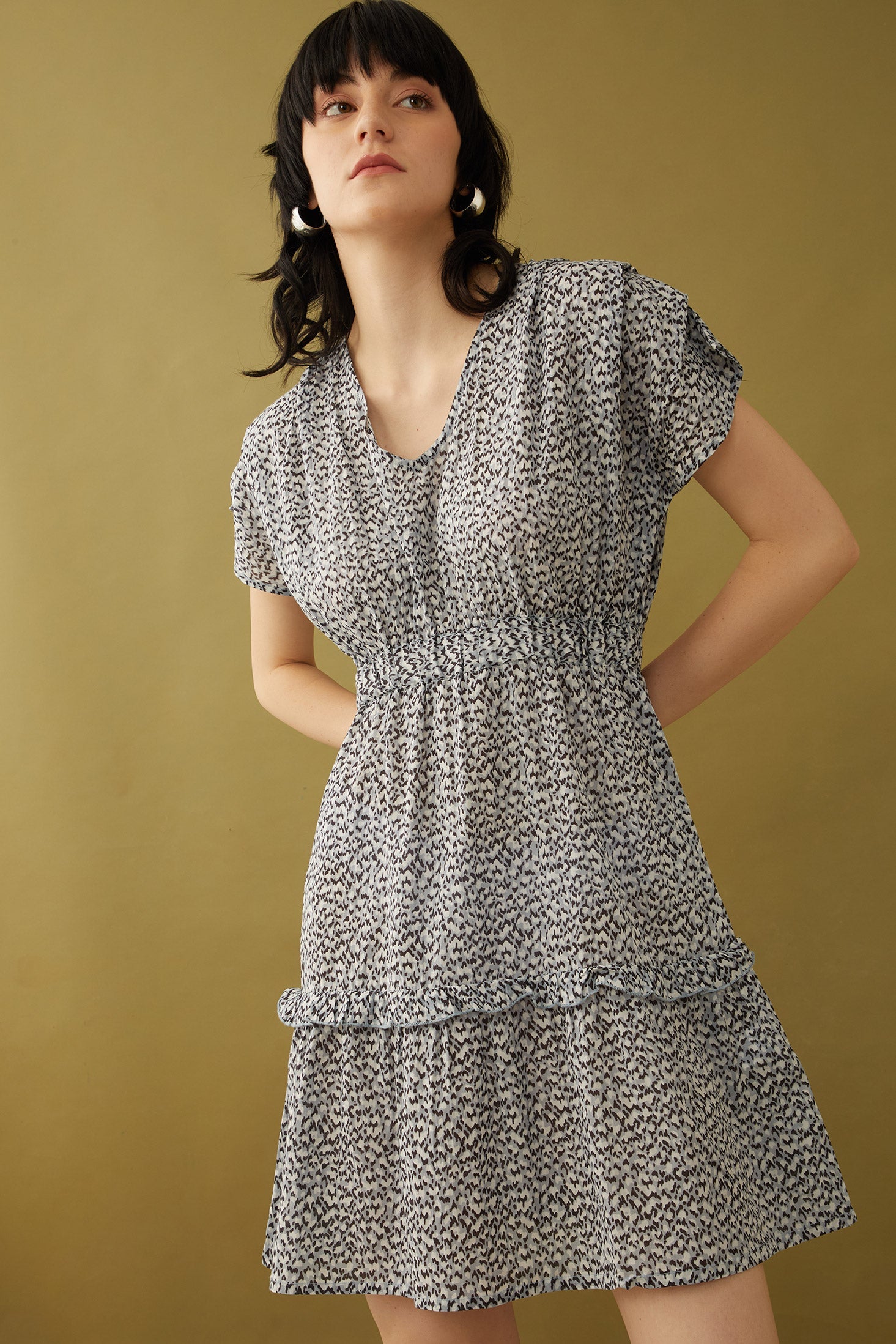Robe Tangina étagée à manches tombantes