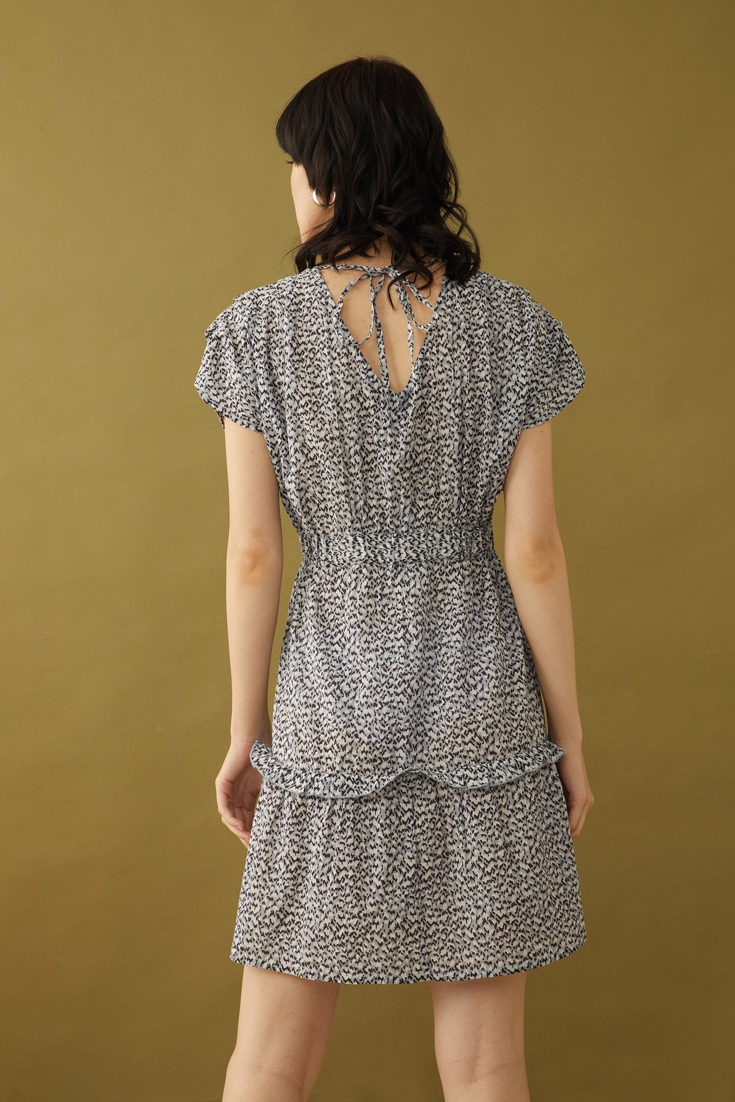 Robe Tangina étagée à manches tombantes