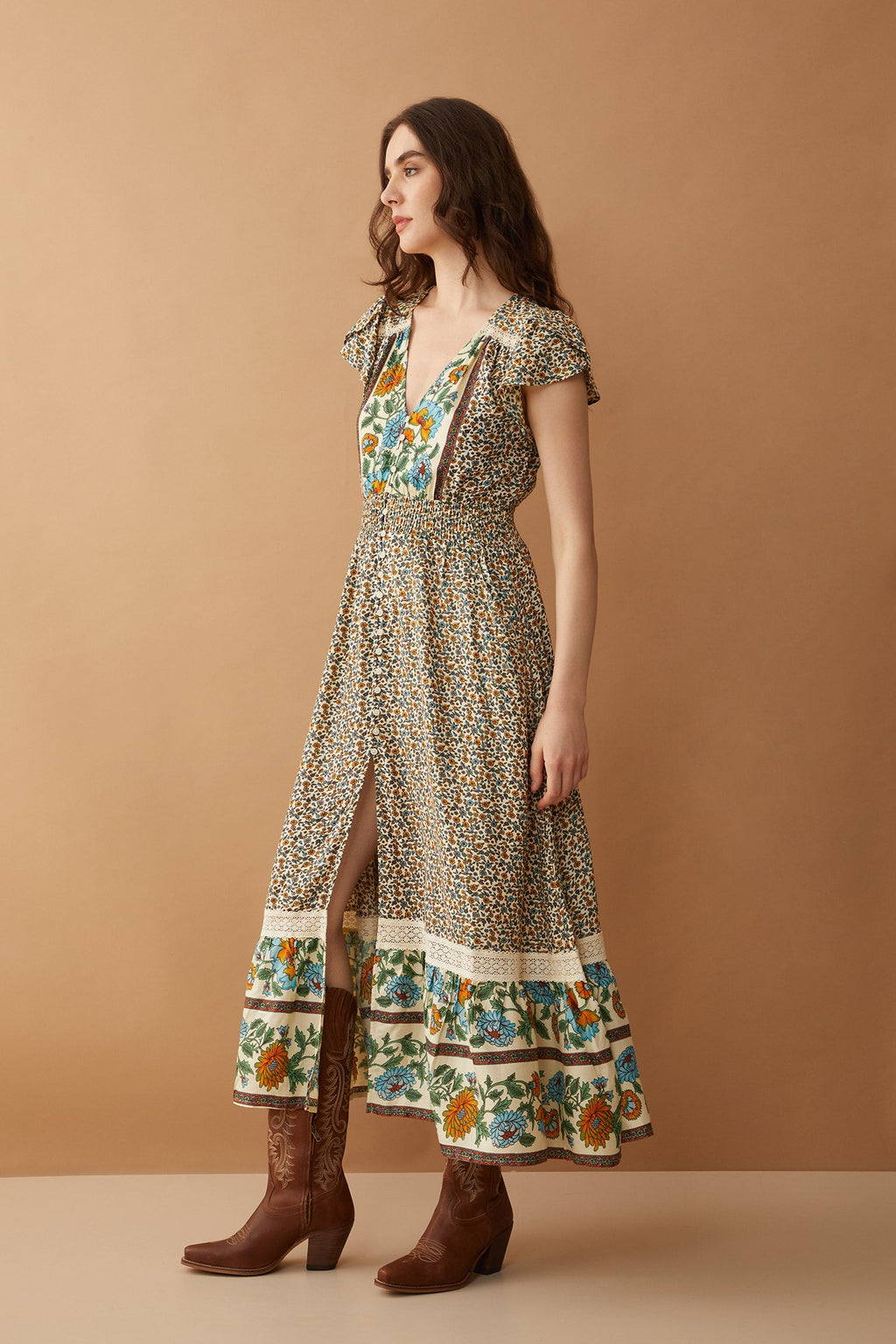Robe Mika Lou brodée à taille basse et à volants