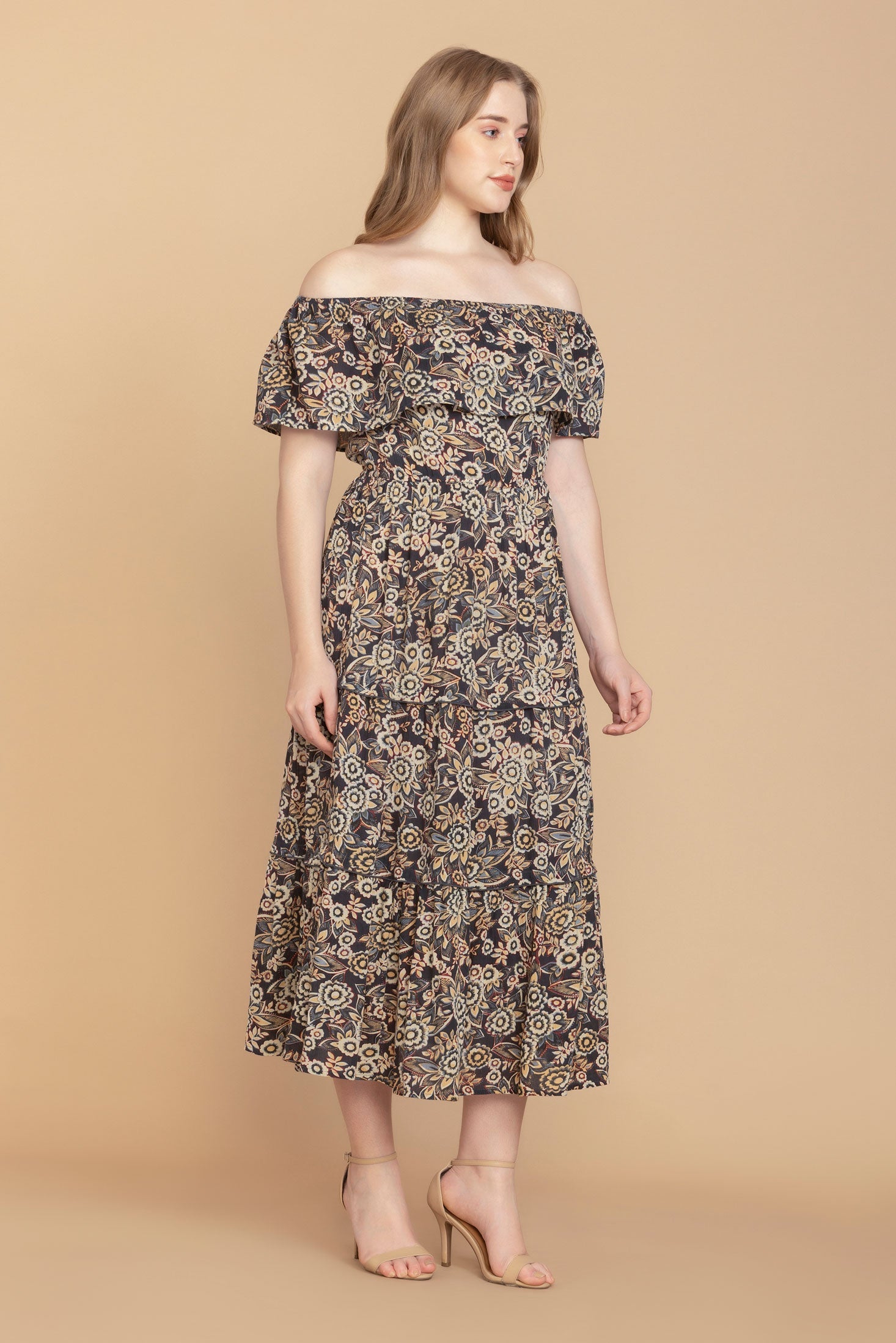 Robe Bohera Miss Lorraine à épaules dénudées et taille basse
