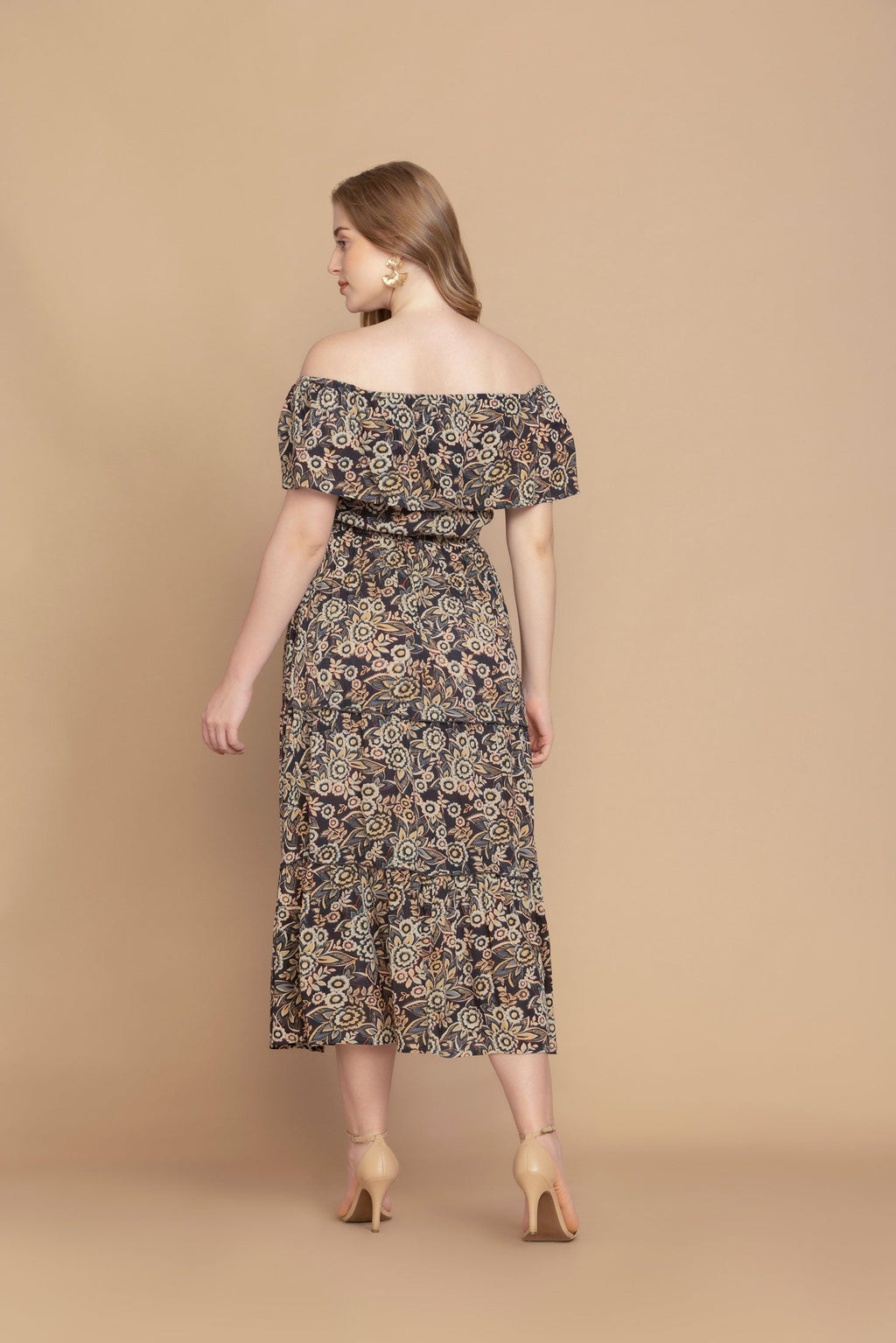 Robe Bohera Miss Lorraine à épaules dénudées et taille basse