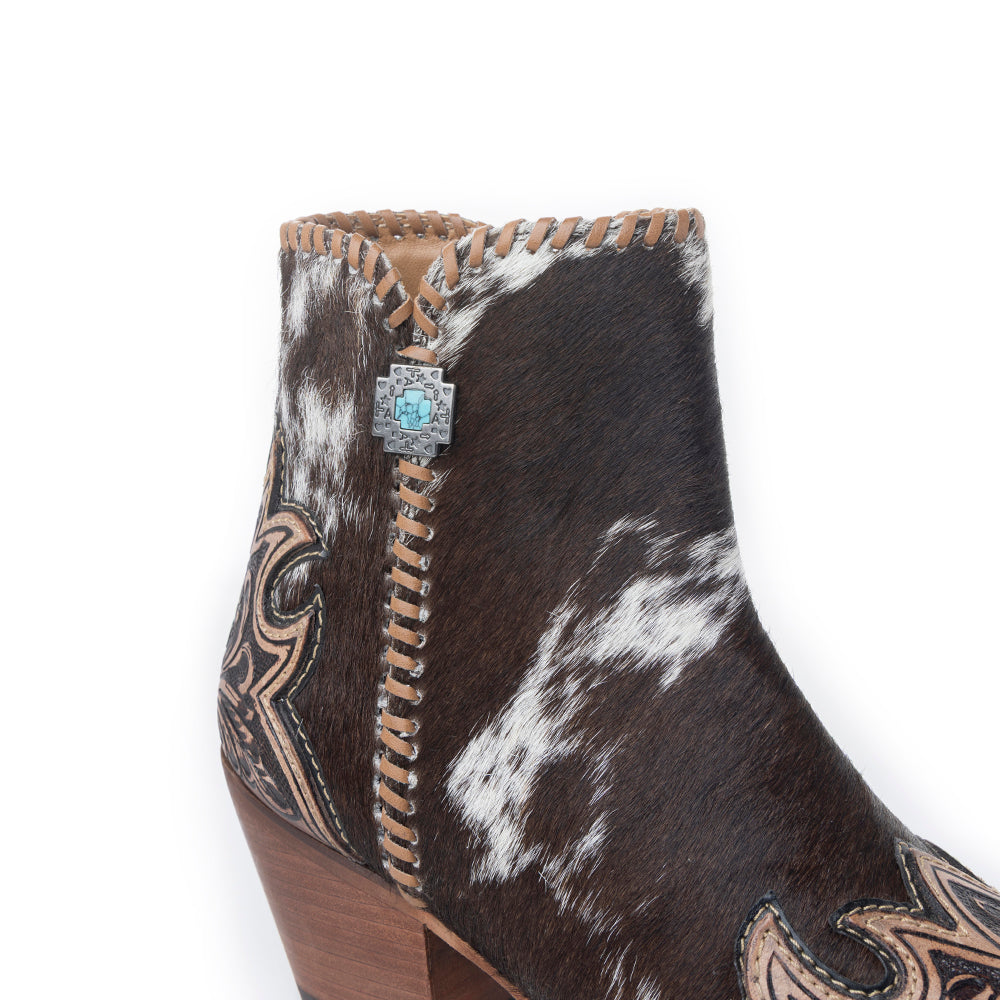 Bottes en cuir Myra Margie pour femmes - Bottines Hairon avec détails en cuir gravé à la main pour les couchers de soleil du Carnaval