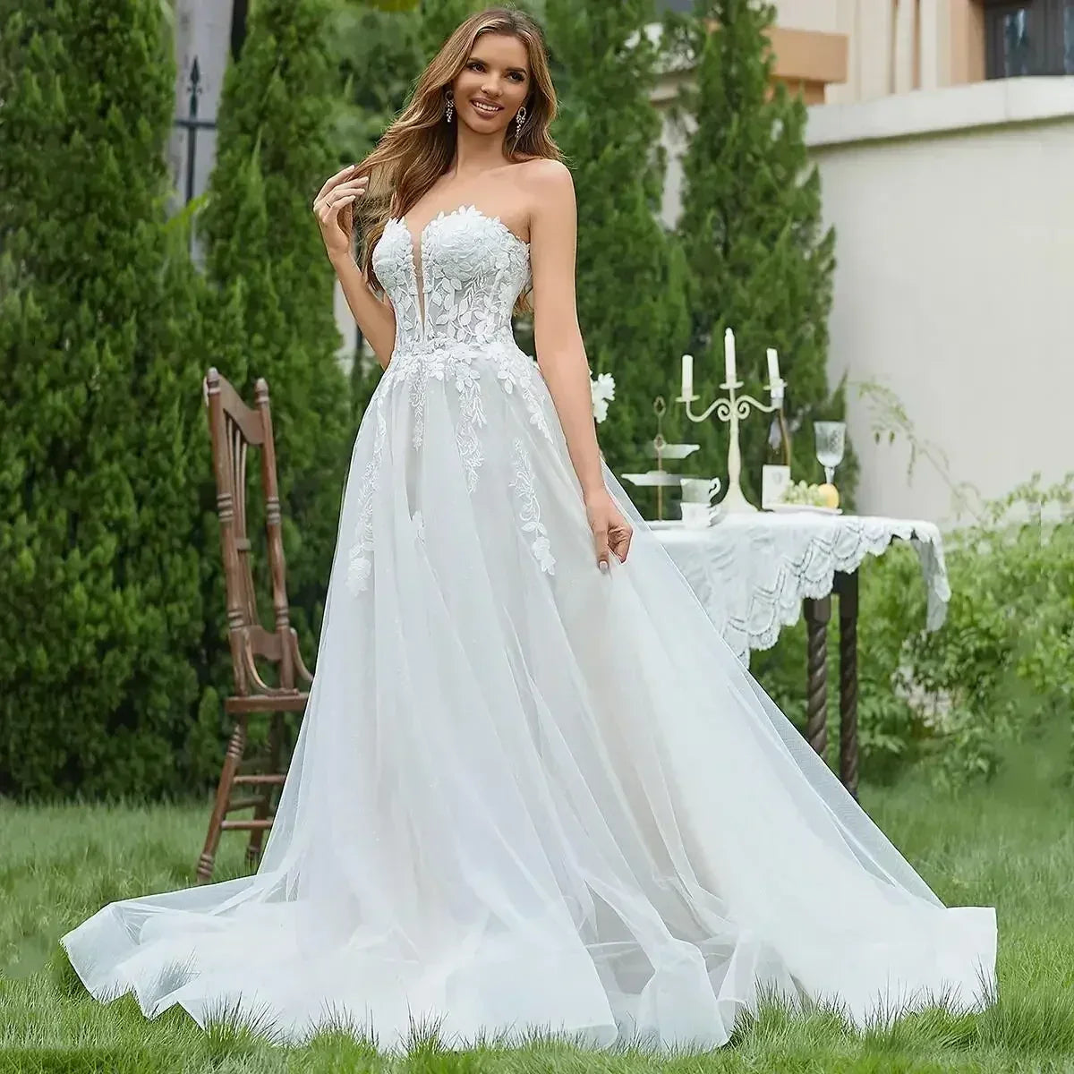 Robes de mariée élégantes en dentelle pour femmes 2025, de luxe, sans manches, col en V plongeant, robes de mariée scintillantes, robe de mariée en cœur pour femmes