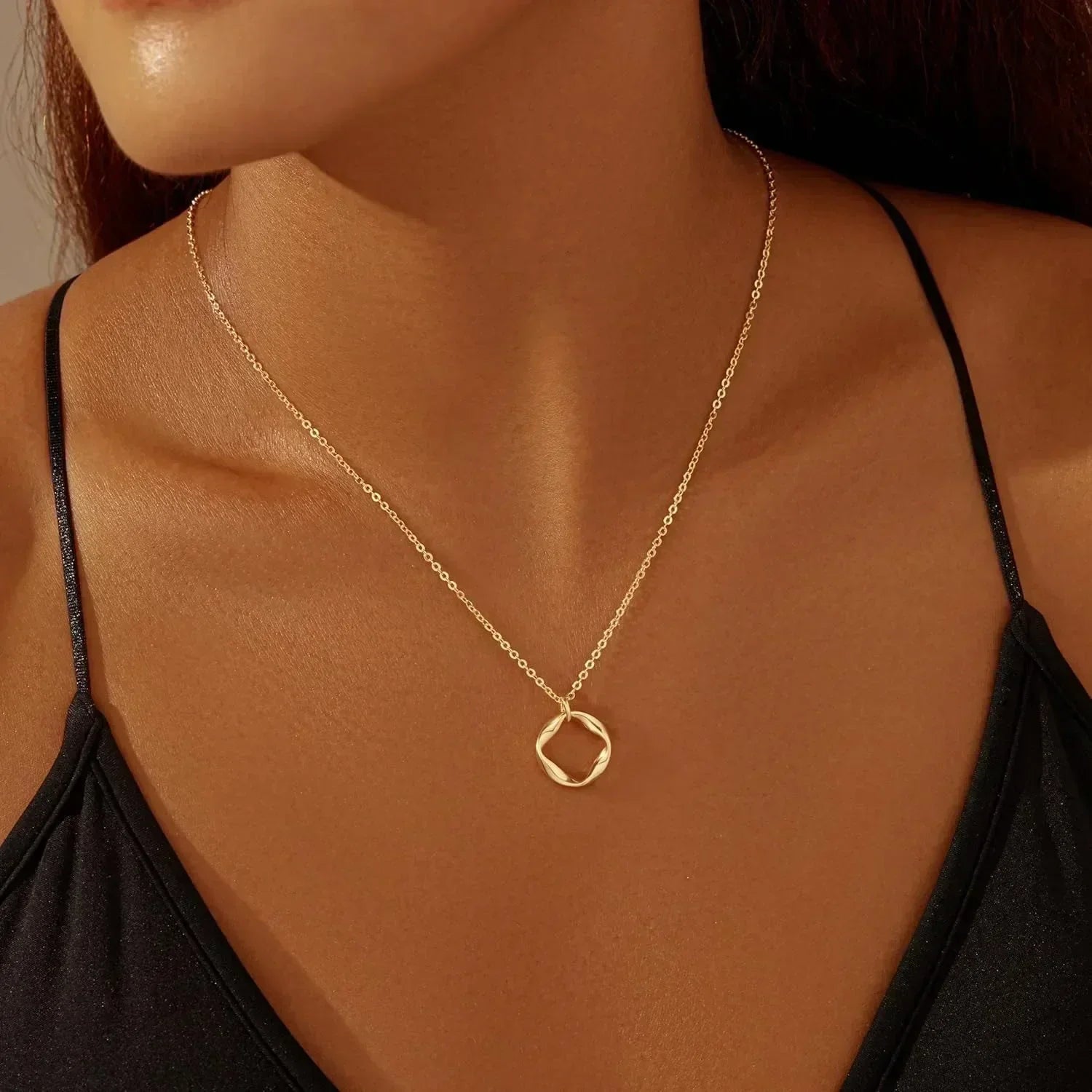 Colliers superposés en or pour femmes Collier empilable en plaqué or 14 carats et argent avec chaîne trombone et pendentif ras-du-cou pour femme