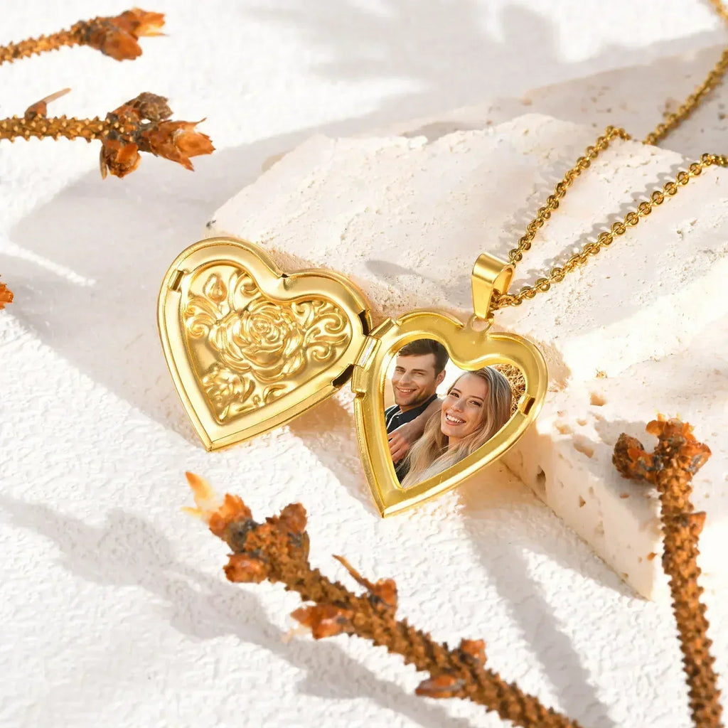 Vnox Collier pendentif en acier inoxydable avec médaillon en forme de cœur et cadre photo, design élégant plaqué or, cadeau pour femme