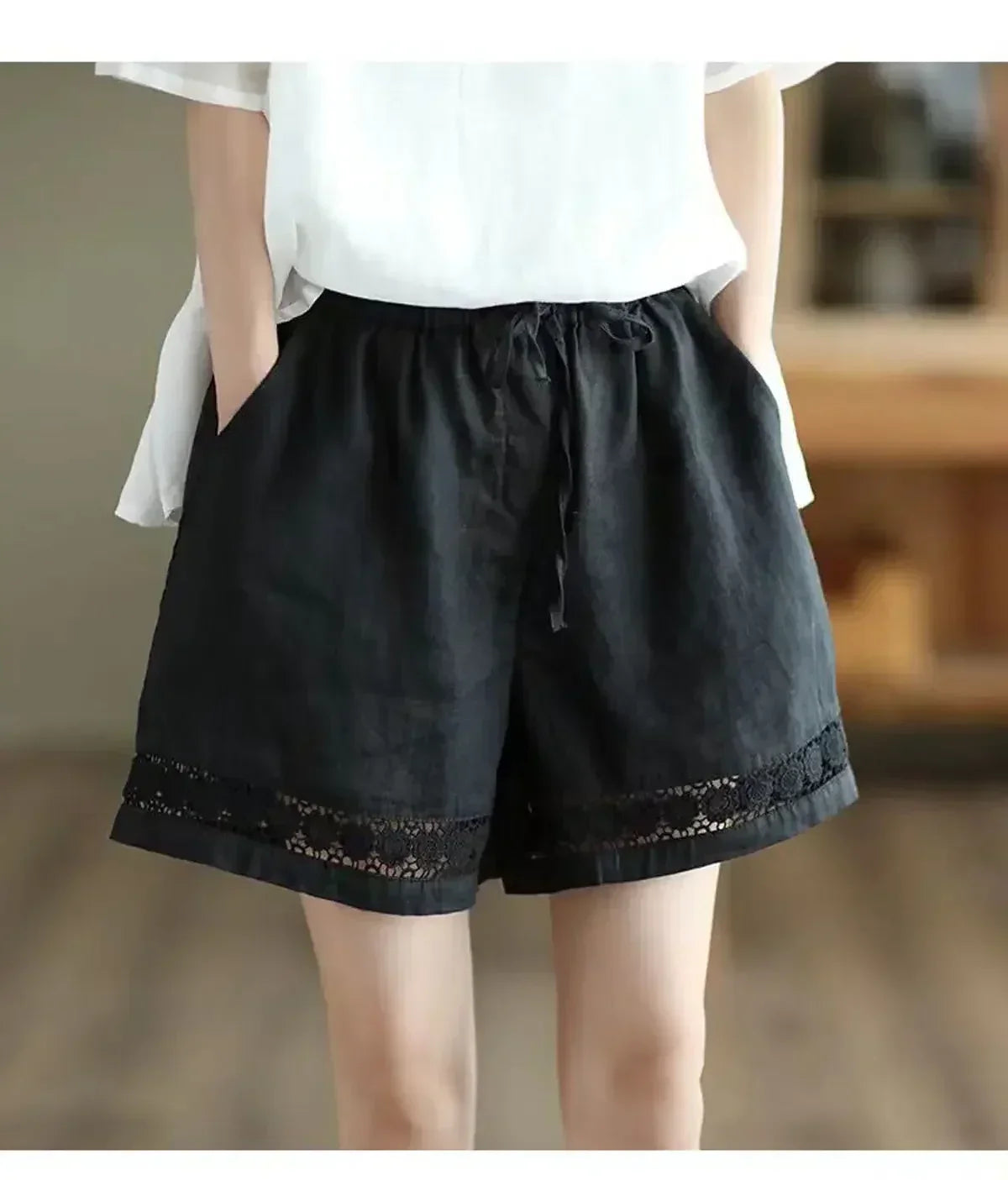 Short en coton et lin vintage taille haute élastique avec ceinture à nouer, brodé ajouré et coupe droite décontractée
