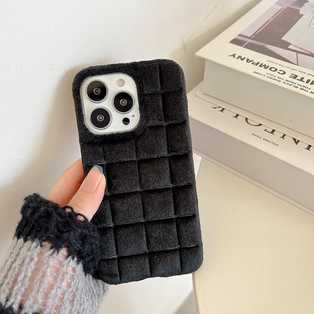 Coque de téléphone en fausse fourrure, chaude et moelleuse, à motif quadrillé, de couleur unie, pour iPhone 14 13 12 11 Pro Max Plus, coque arrière douce en silicone, antichoc, en fausse fourrure, pour iPhone