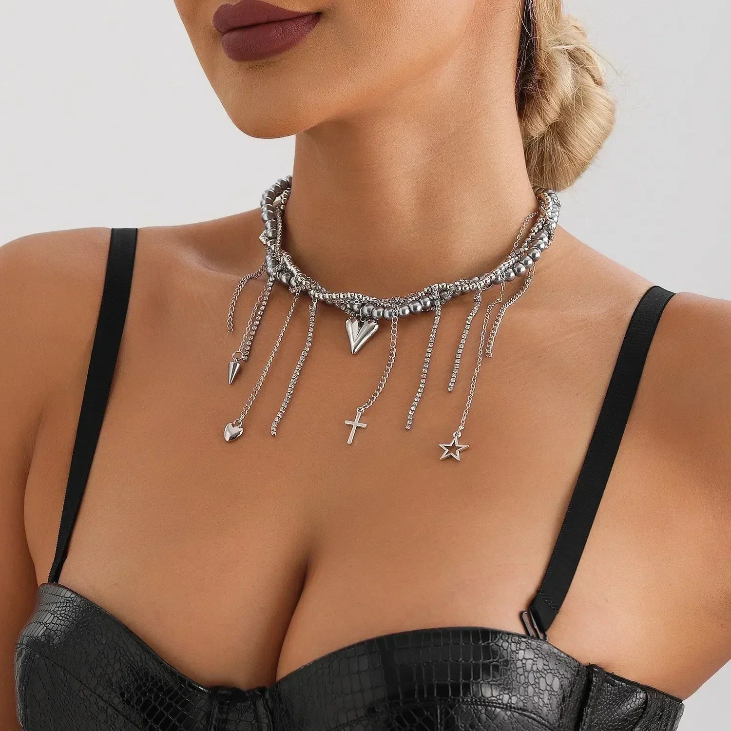 Collier Cœur Perlé Tendance pour Femmes Style Bohème Élégant Chaîne en Cristal Irrégulier Ras du Cou Y2K Exquis Cadeau de Fête Bijoux Accessoires