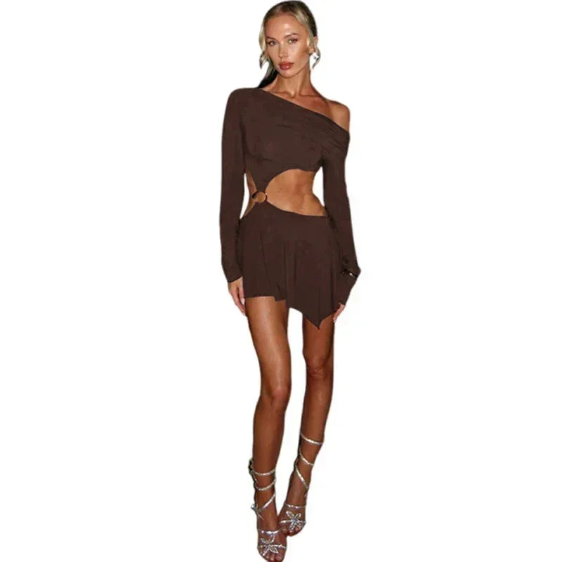 Whatiwear Robe Creuse Sans Taille Femme Col Oblique Épaules Dénudées Manches Longues Anneaux Patchwork Froncée Élégante Mode Mini Moulante