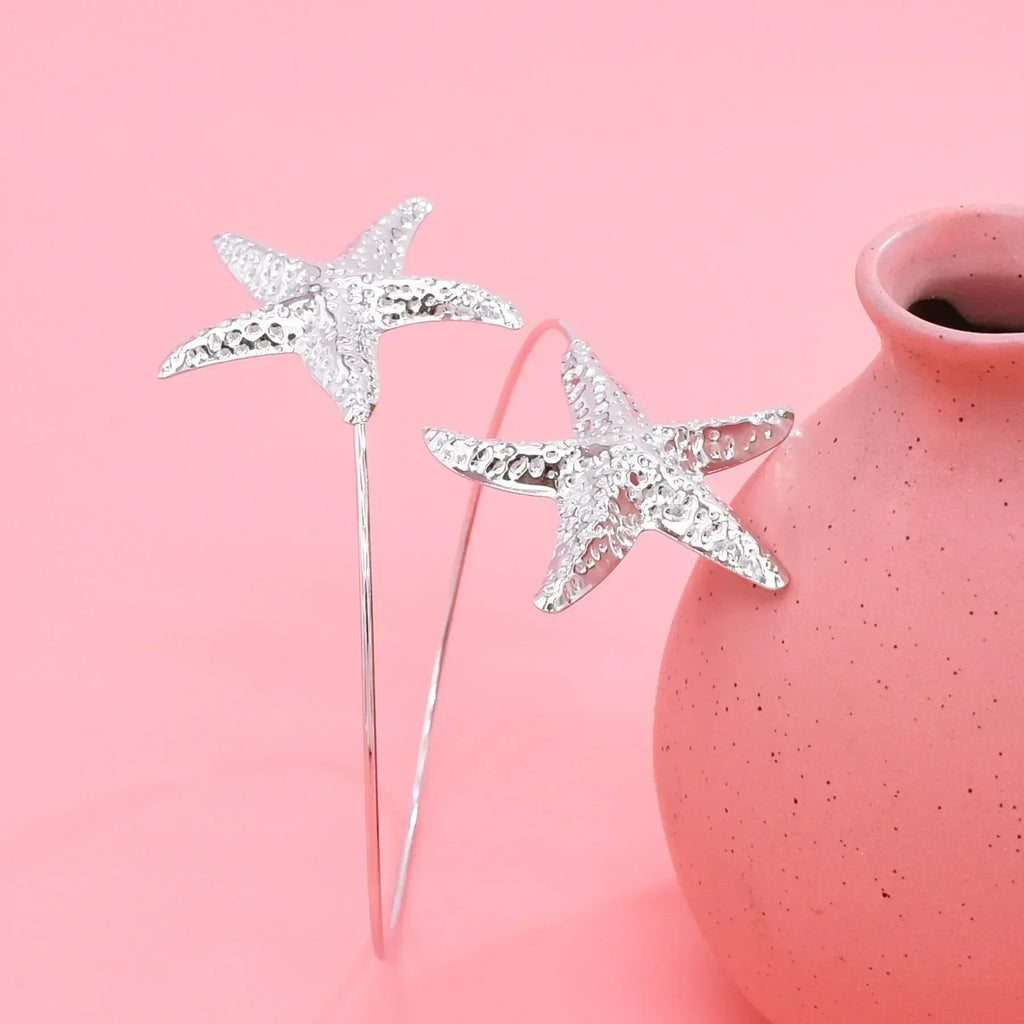 Nouveau bracelet de bras 2 étoiles de mer en alliage doré à la mode pour femmes, idéal pour l'été, la plage, les fêtes dansantes. Manchette, bracelets, accessoires de bijoux, cadeaux