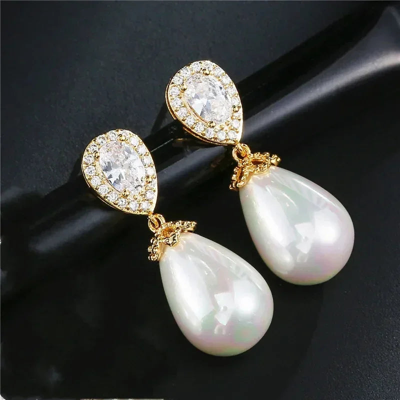 ZAKOL Élégantes Boucles d'Oreilles Pendantes Goutte d'Eau en Perles d'Imitation et Oxyde de Zirconium pour Femme, Bijoux de Mariage