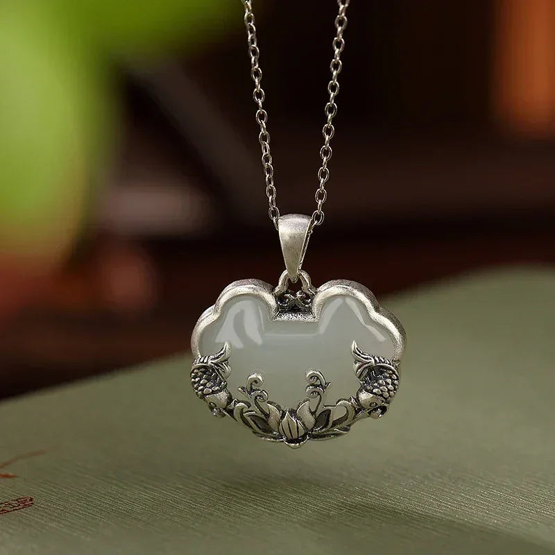 Collier en argent 925 avec pendentif Ruyi de style chinois rétro en jade Hotan naturel en forme de poisson et fleur de lotus, chaîne de clavicule.