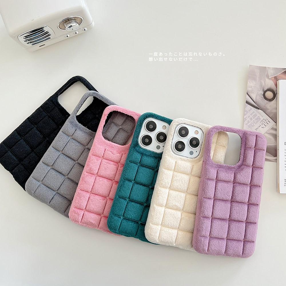 Coque de téléphone en fausse fourrure, chaude et moelleuse, à motif quadrillé, de couleur unie, pour iPhone 14 13 12 11 Pro Max Plus, coque arrière douce en silicone, antichoc, en fausse fourrure, pour iPhone