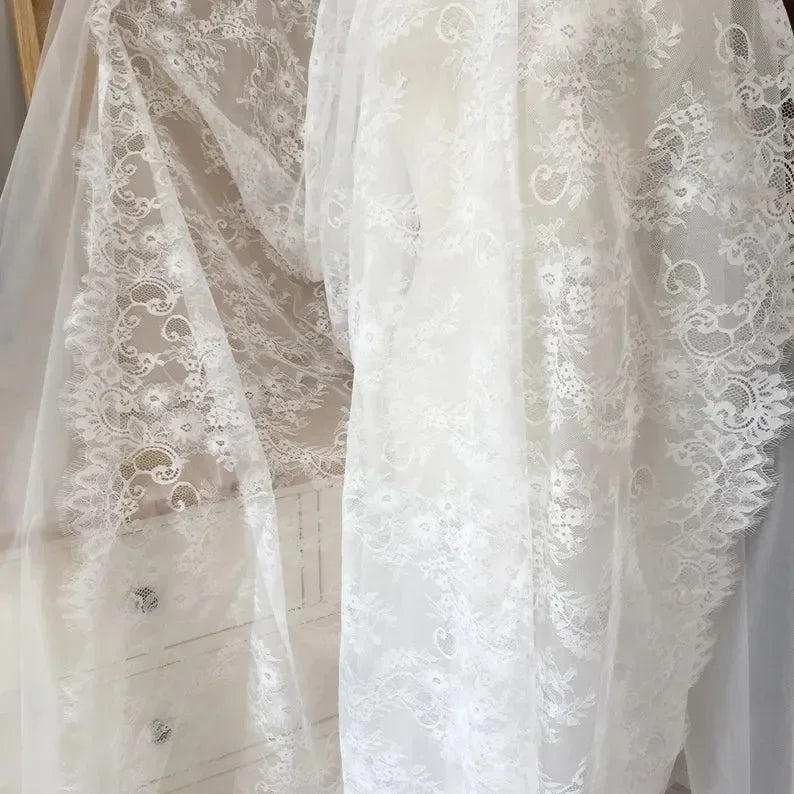 3 mètres/lot de Tissu en Dentelle de Chantilly Française Blanc cassé, Cils Broderie Dentelle Artisanat Voile de Mariée Accessoire de Dentelle Largeur 150cm
