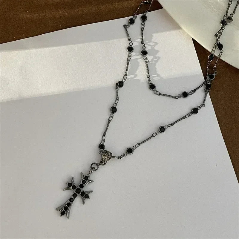 Collier ras du cou Femme Été Noir Strass Croix Jésus Pendentif Punk Vintage Double Couches Chaîne 2024 Collier Bohème Bijoux