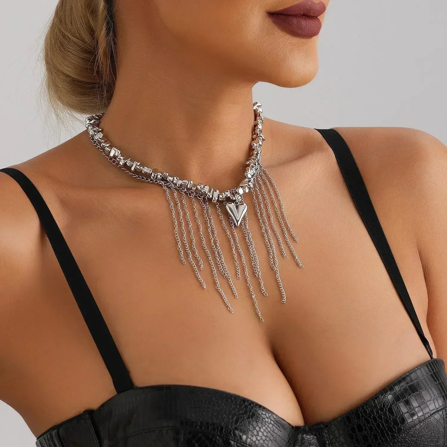 Collier Cœur Perlé Tendance pour Femmes Style Bohème Élégant Chaîne en Cristal Irrégulier Ras du Cou Y2K Exquis Cadeau de Fête Bijoux Accessoires