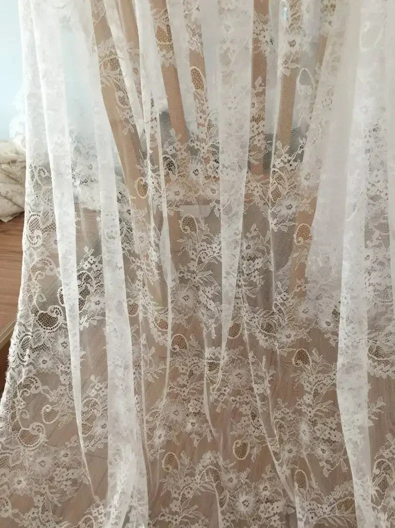 3 mètres/lot de Tissu en Dentelle de Chantilly Française Blanc cassé, Cils Broderie Dentelle Artisanat Voile de Mariée Accessoire de Dentelle Largeur 150cm