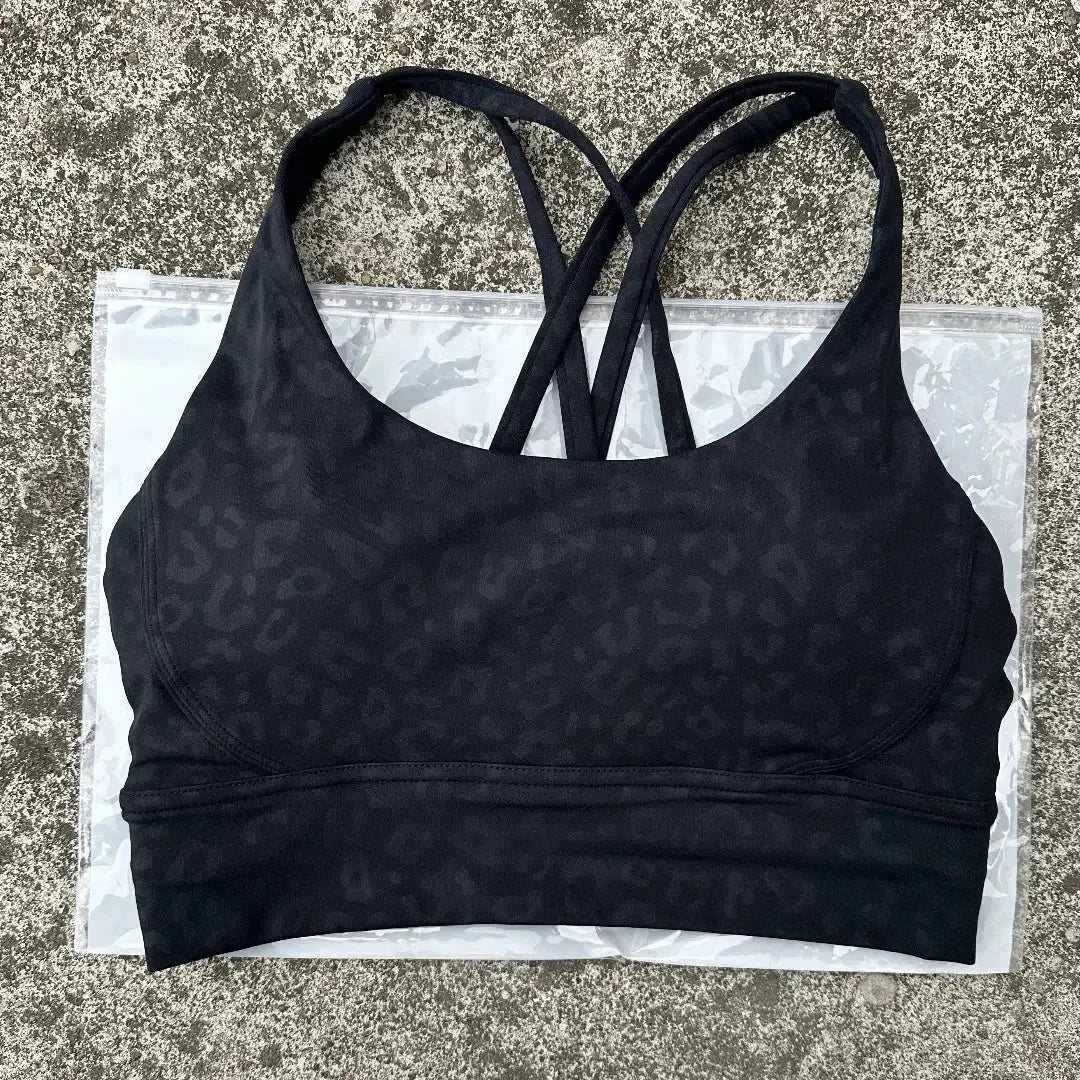 Soutien-gorge de sport uni pour femme, doux, haute résistance, haut moulant d'entraînement complet, gym, yoga, avec coussinets de poitrine