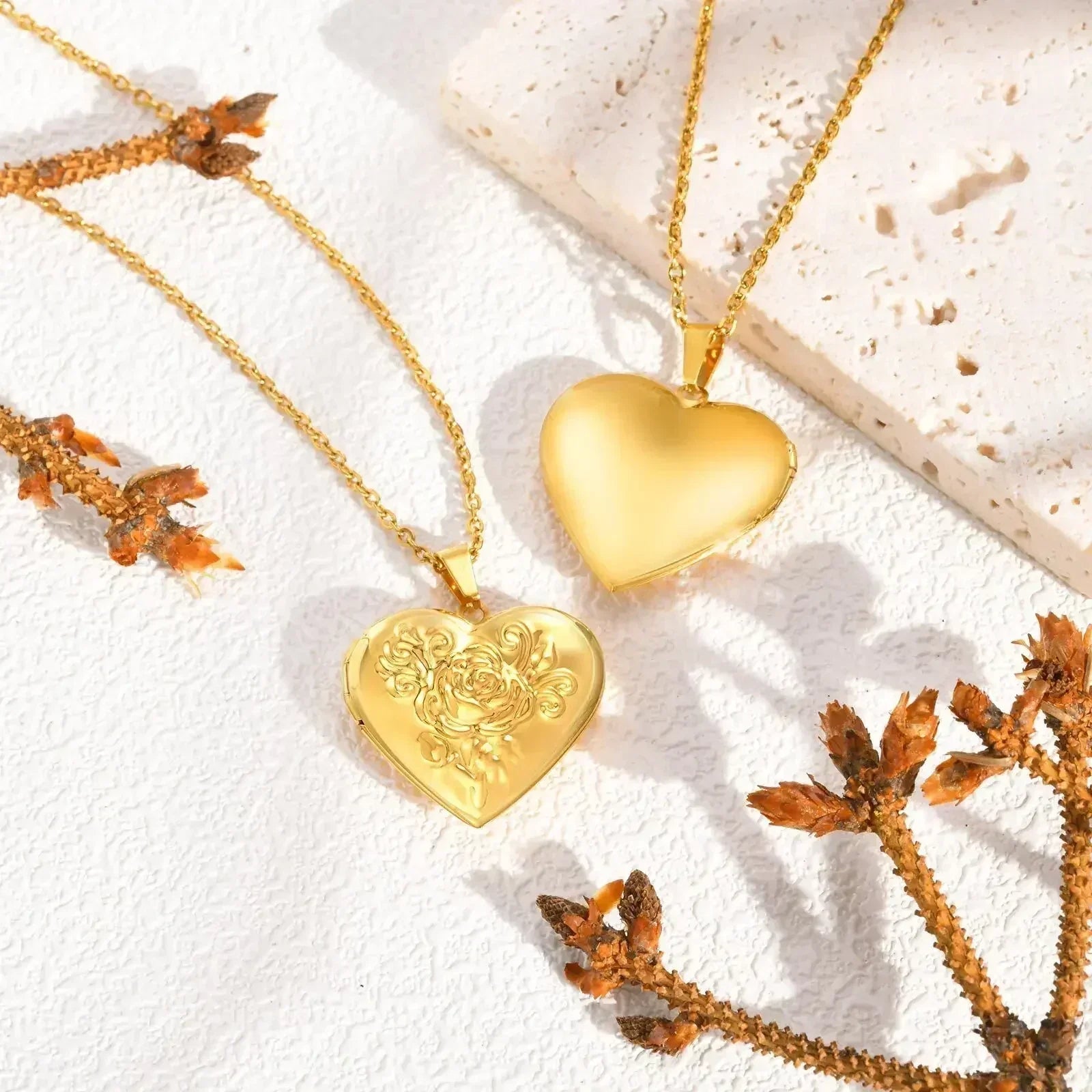 Vnox Collier pendentif en acier inoxydable avec médaillon en forme de cœur et cadre photo, design élégant plaqué or, cadeau pour femme