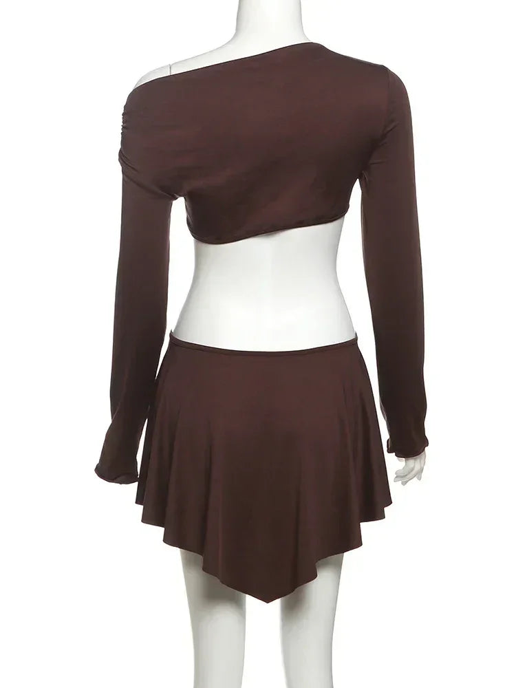 Whatiwear Robe Creuse Sans Taille Femme Col Oblique Épaules Dénudées Manches Longues Anneaux Patchwork Froncée Élégante Mode Mini Moulante