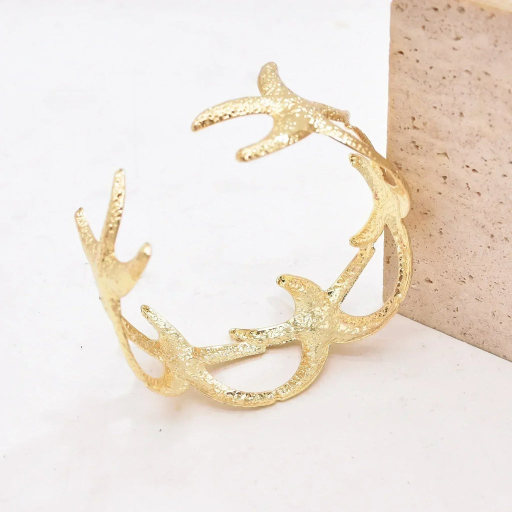 Nouveau bracelet de bras 2 étoiles de mer en alliage doré à la mode pour femmes, idéal pour l'été, la plage, les fêtes dansantes. Manchette, bracelets, accessoires de bijoux, cadeaux