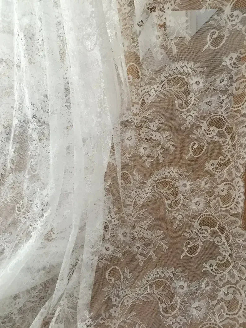 3 mètres/lot de Tissu en Dentelle de Chantilly Française Blanc cassé, Cils Broderie Dentelle Artisanat Voile de Mariée Accessoire de Dentelle Largeur 150cm