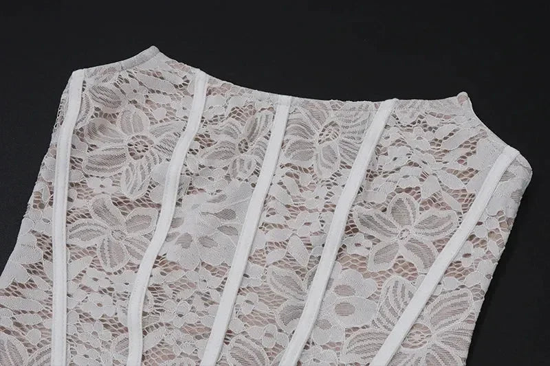 Robe courte élégante en dentelle sans bretelles sexy et transparente avec bandage asymétrique pour femme, idéale pour l'été et les soirées