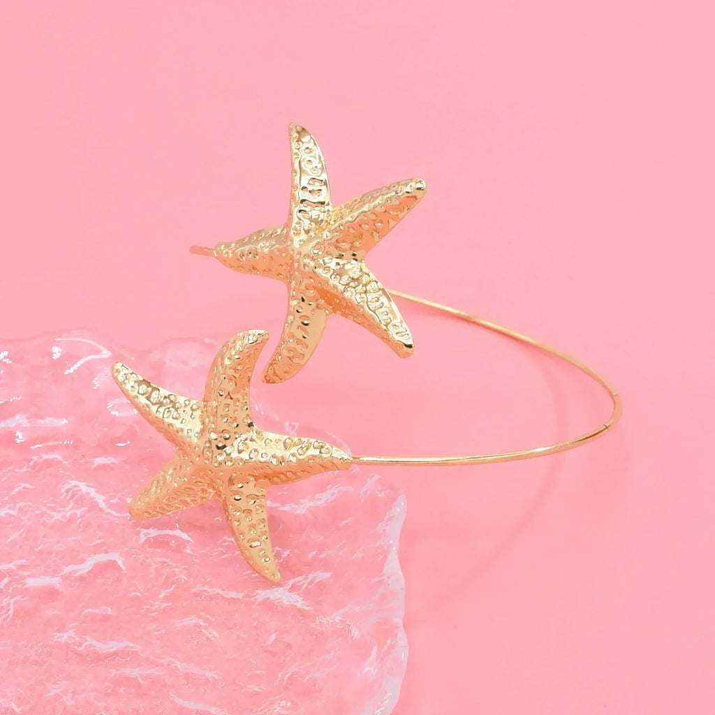 Nouveau bracelet de bras 2 étoiles de mer en alliage doré à la mode pour femmes, idéal pour l'été, la plage, les fêtes dansantes. Manchette, bracelets, accessoires de bijoux, cadeaux
