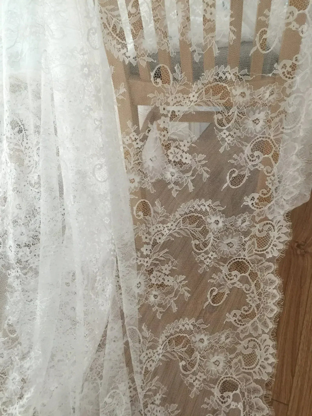 3 mètres/lot de Tissu en Dentelle de Chantilly Française Blanc cassé, Cils Broderie Dentelle Artisanat Voile de Mariée Accessoire de Dentelle Largeur 150cm
