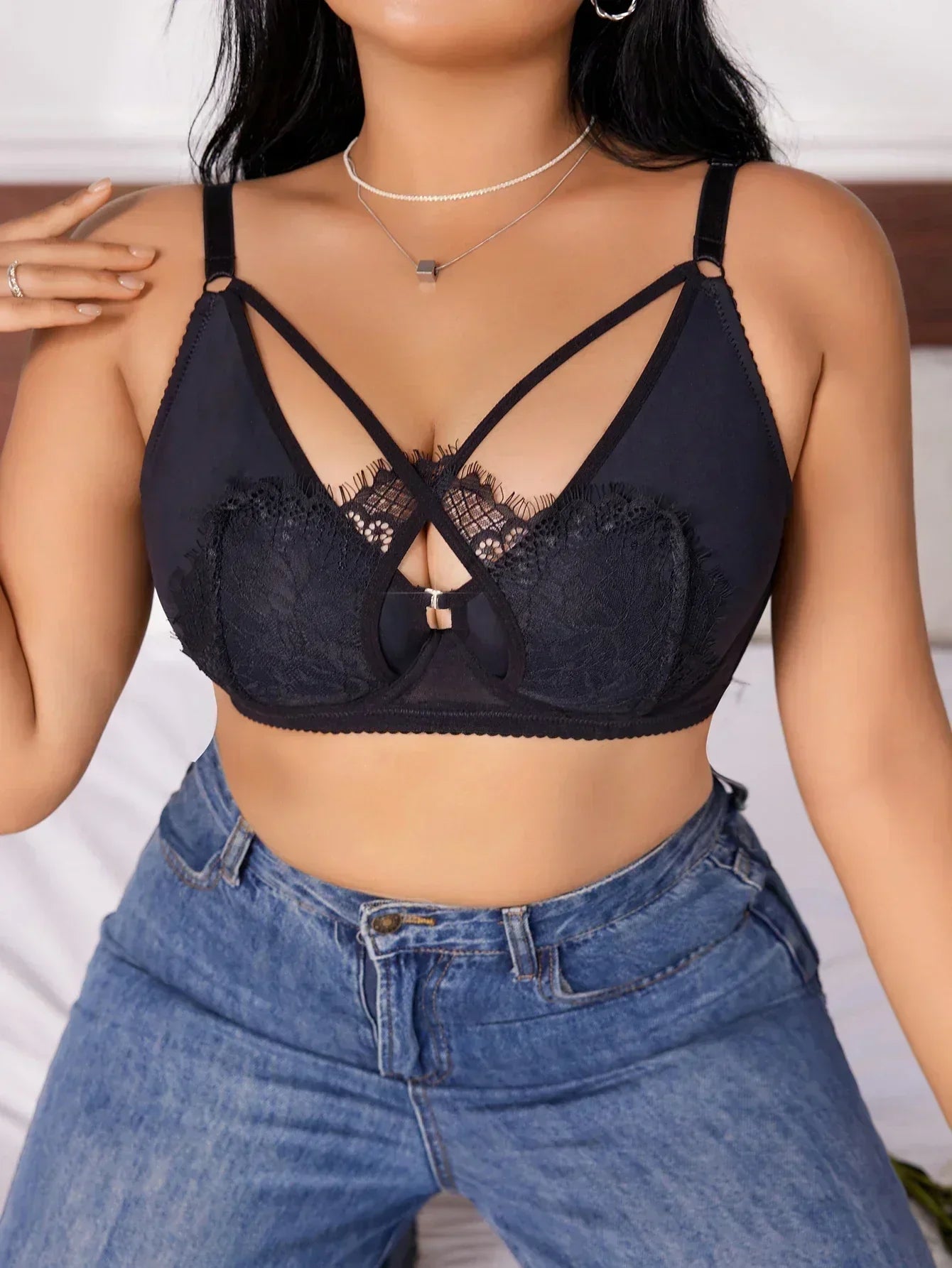 Lingerie grande taille pour femme, bonnets à demi-coupe, push-up à fronces, fermeture avant boutonnée, dentelle croisée, convient aux femmes pulpeuses XL-XXXL MR2895