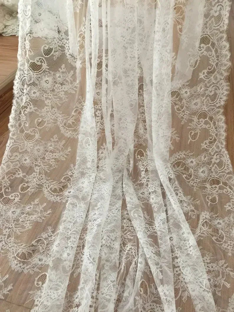 3 mètres/lot de Tissu en Dentelle de Chantilly Française Blanc cassé, Cils Broderie Dentelle Artisanat Voile de Mariée Accessoire de Dentelle Largeur 150cm
