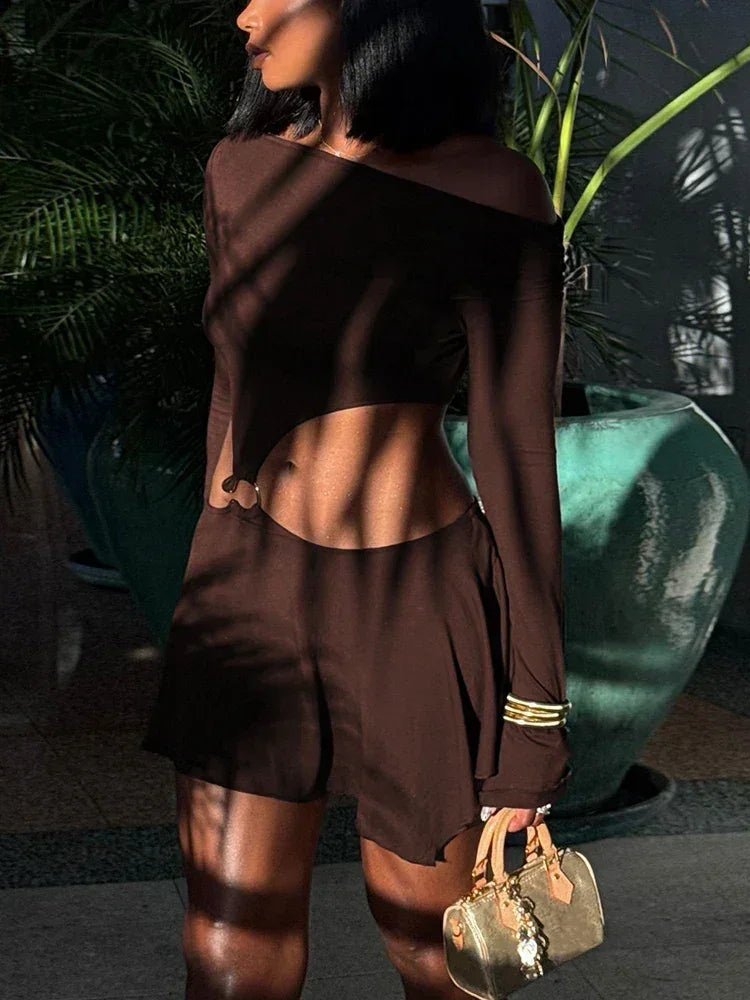 Whatiwear Robe Creuse Sans Taille Femme Col Oblique Épaules Dénudées Manches Longues Anneaux Patchwork Froncée Élégante Mode Mini Moulante