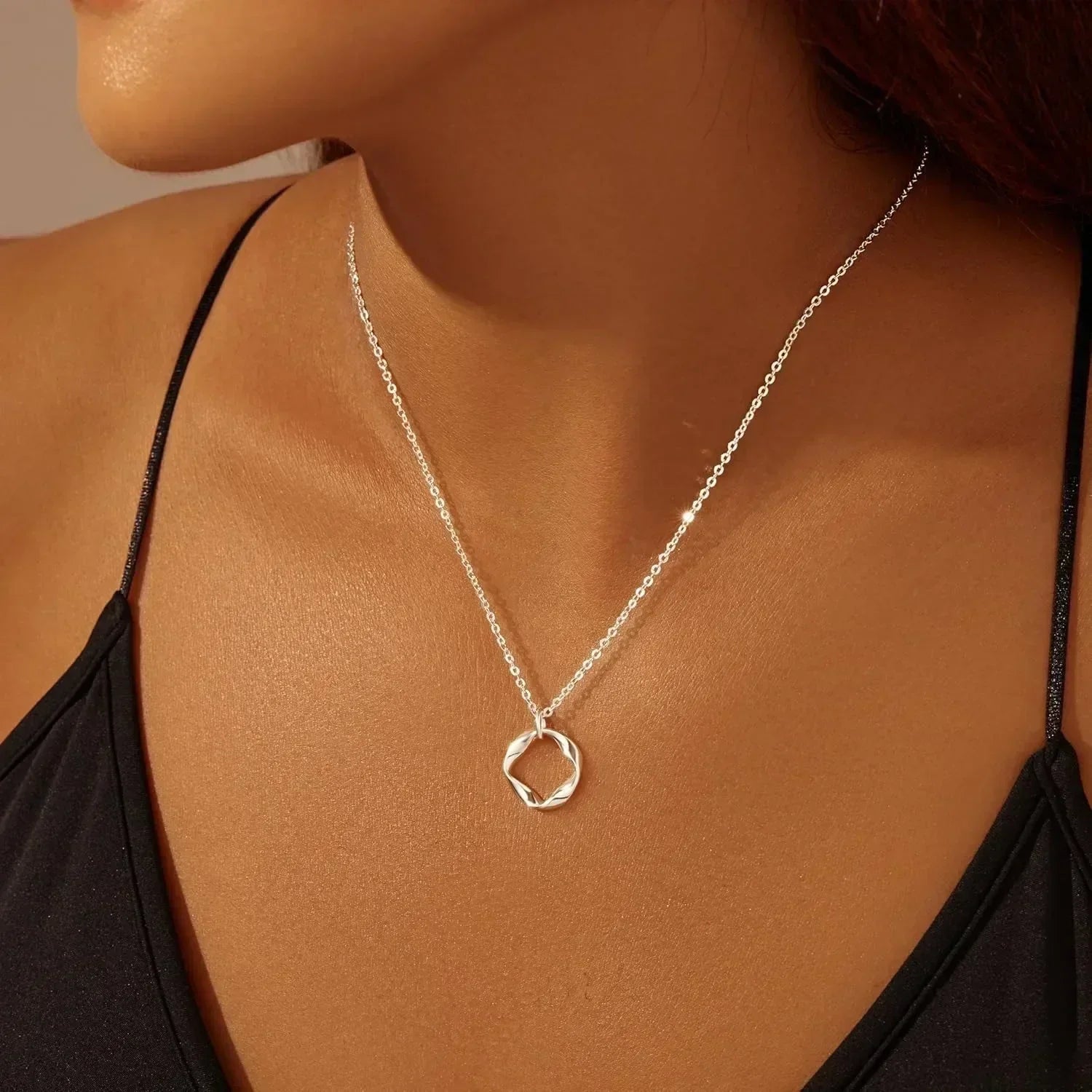 Colliers superposés en or pour femmes Collier empilable en plaqué or 14 carats et argent avec chaîne trombone et pendentif ras-du-cou pour femme