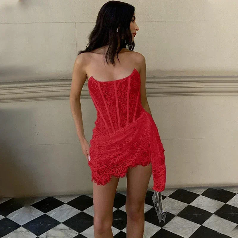 Robe courte élégante en dentelle sans bretelles sexy et transparente avec bandage asymétrique pour femme, idéale pour l'été et les soirées