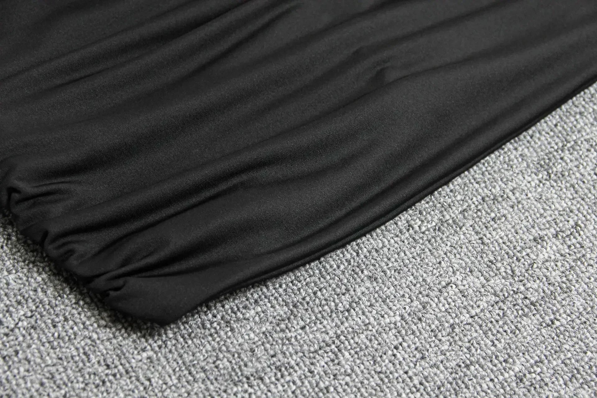 Robe courte sexy à col en V profond pour soirée, sans manches, dos nu, été 2024, blanche, licou, robe moulante pour femme, mini robe de club, tenue de club.