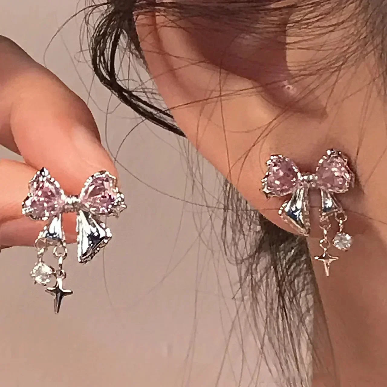 Nouvelles boucles d'oreilles clous Zircon Bowknot Y2K pour femmes Mode coréenne Couleur argent Cristal rose Boucles d'oreilles personnalisées Bijoux de fête Cadeaux