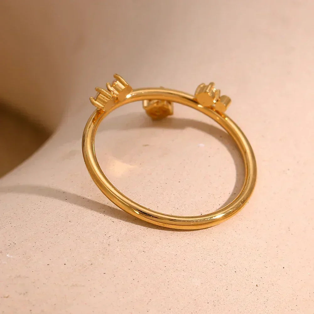 Bague Couronne E.B.belle Ornée de Strass Blancs Nouveauté - Bijou en Acier Inoxydable Hypoallergénique, Ne Ternit Pas, Plaqué Or 18 carats pour Femmes et Filles