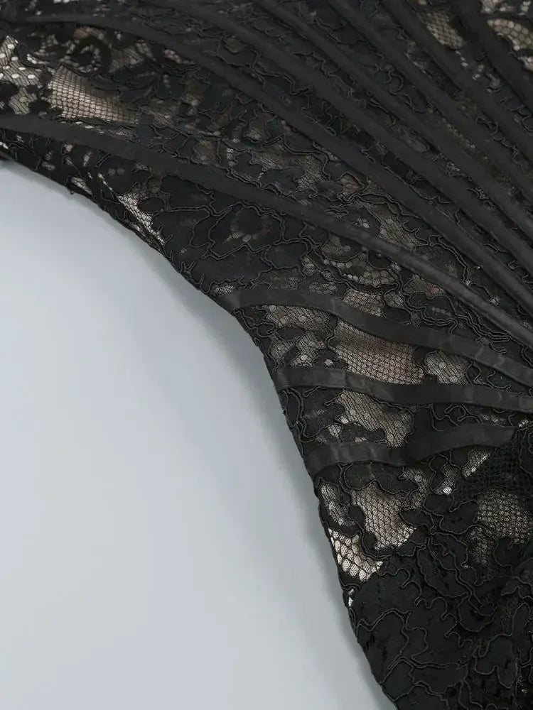 TARUXY Robe Corset Sexy en Dentelle Transparente et Patchwork, Robe Moulante Élégante de Soirée, Mini Robe Irrégulière pour Femme, Robe Bustier Nouvelle Collection