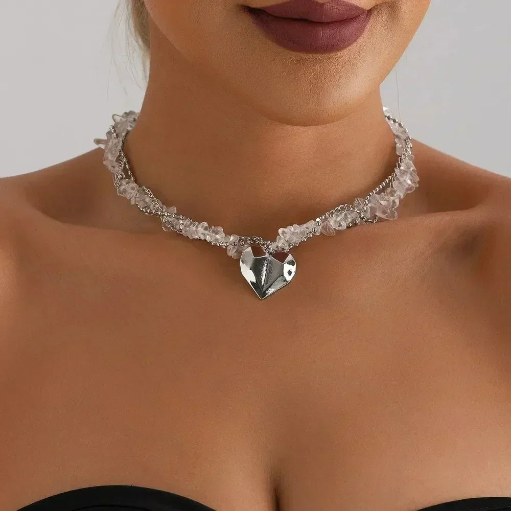 Collier Cœur Perlé Tendance pour Femmes Style Bohème Élégant Chaîne en Cristal Irrégulier Ras du Cou Y2K Exquis Cadeau de Fête Bijoux Accessoires