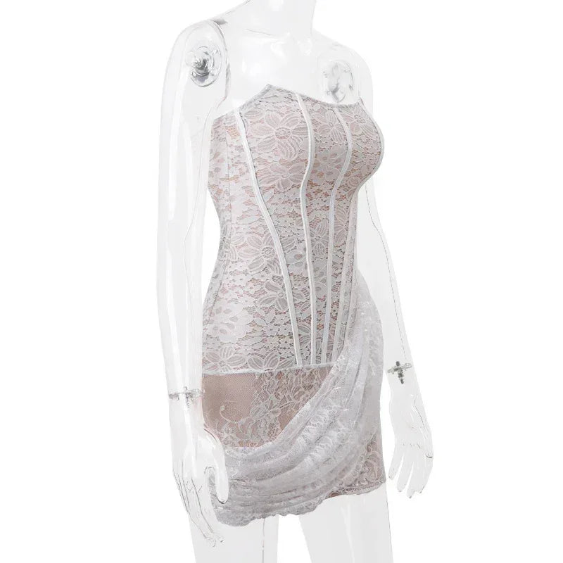 Robe courte élégante en dentelle sans bretelles sexy et transparente avec bandage asymétrique pour femme, idéale pour l'été et les soirées