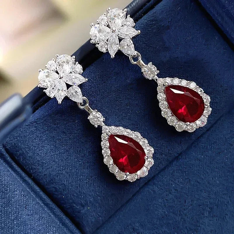Huitan Boucles d'oreilles pendantes CZ rouge vif pour femmes Magnifiques Accessoires créatifs et attrayants pour Fiançailles Charmants Bijoux de mariage